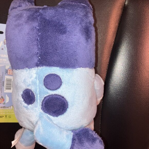 Bluey Silky Soft Throw, Bluey Plush Toy & Bluey Flavored Lip Balm Set. New - Picture 11 of 12
